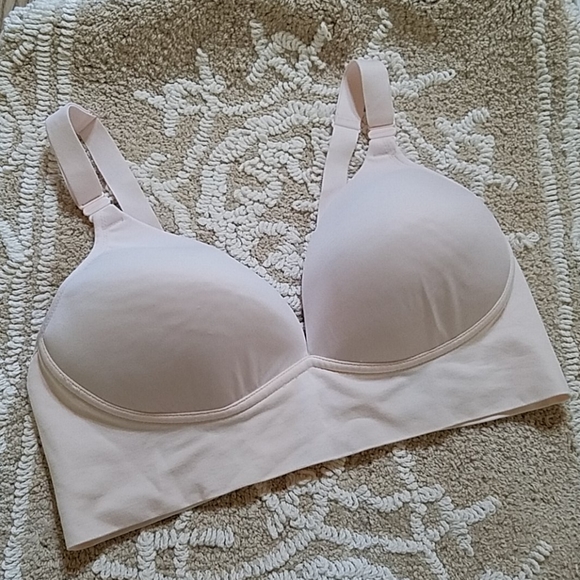 Warner's Elements of Bliss Wireless Contour Bra - Picture 3 of 8